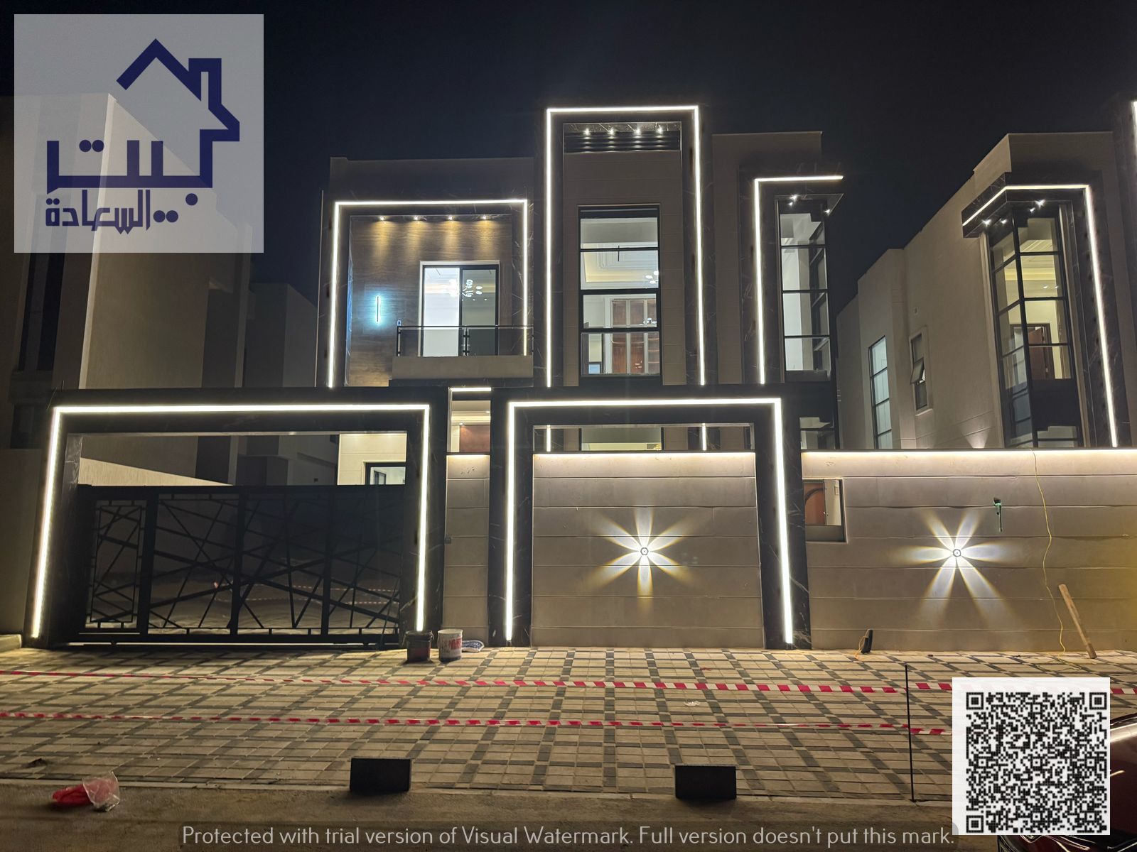Own a luxurious villa for sale in the heart of Al-Haliou, directly on the road, for free ownership for all nationalities. Excellent and strategic loca