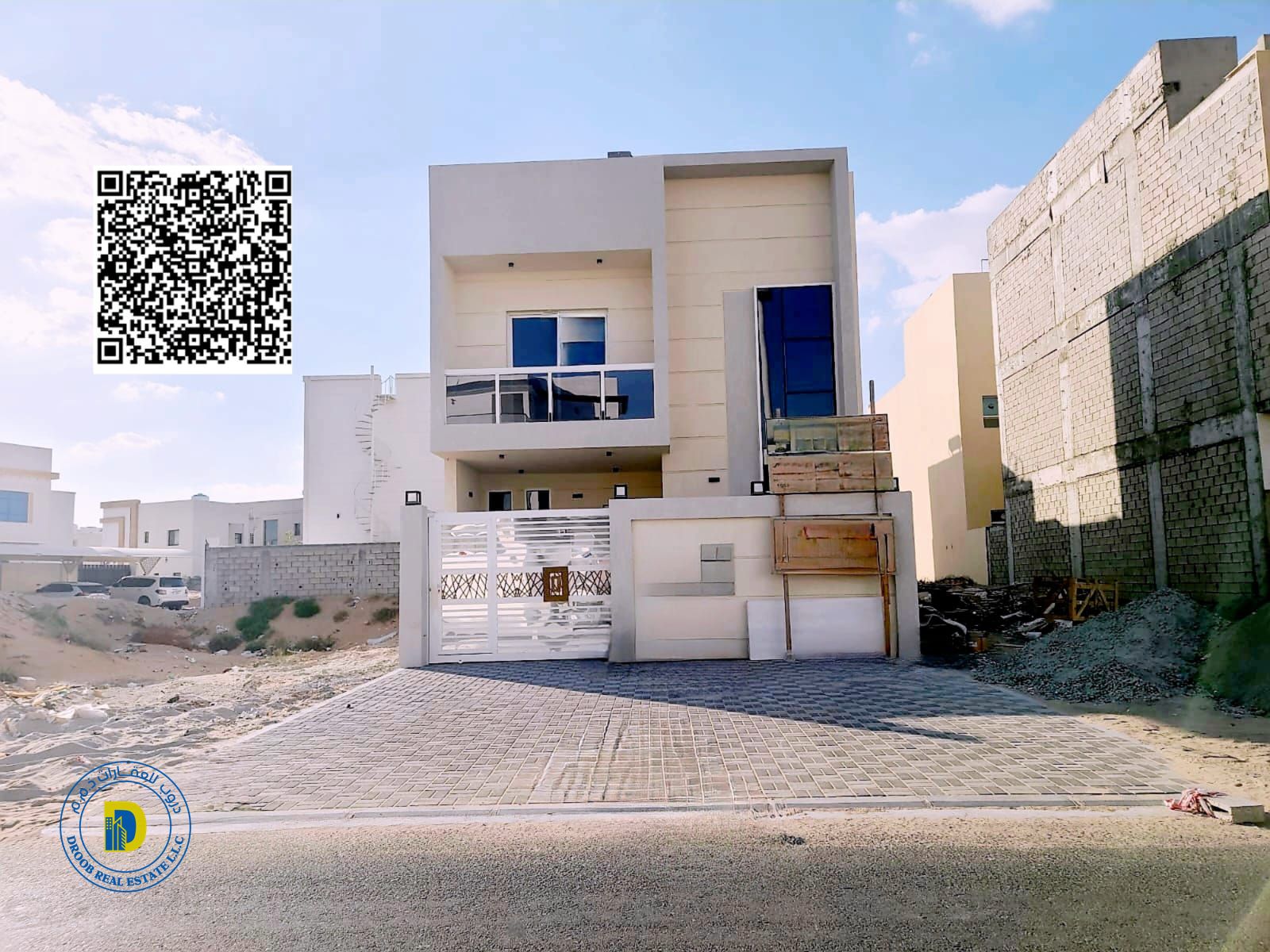 For sale at an attractive price, 7 townhouse with a roof in Al Zahya, super deluxe finishing, freehold for all nationalities, bank financing