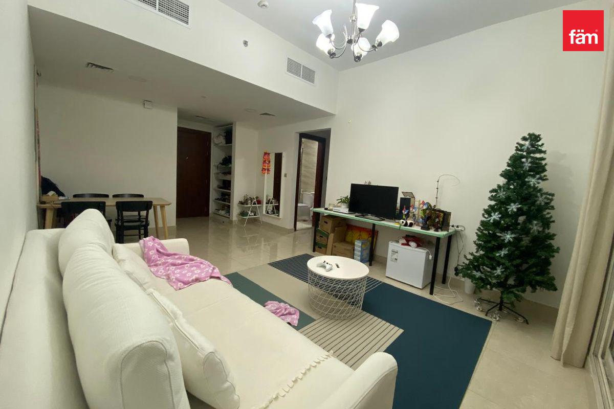 apartment card