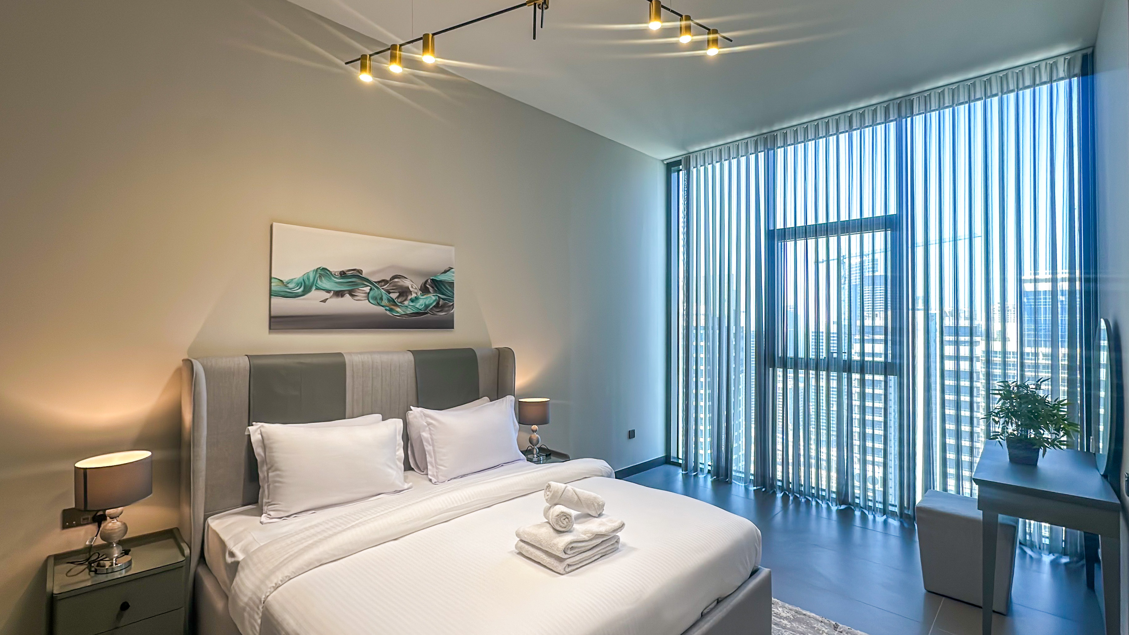 Skyline-View 1BR Lake Views | MBL Royal, JLT