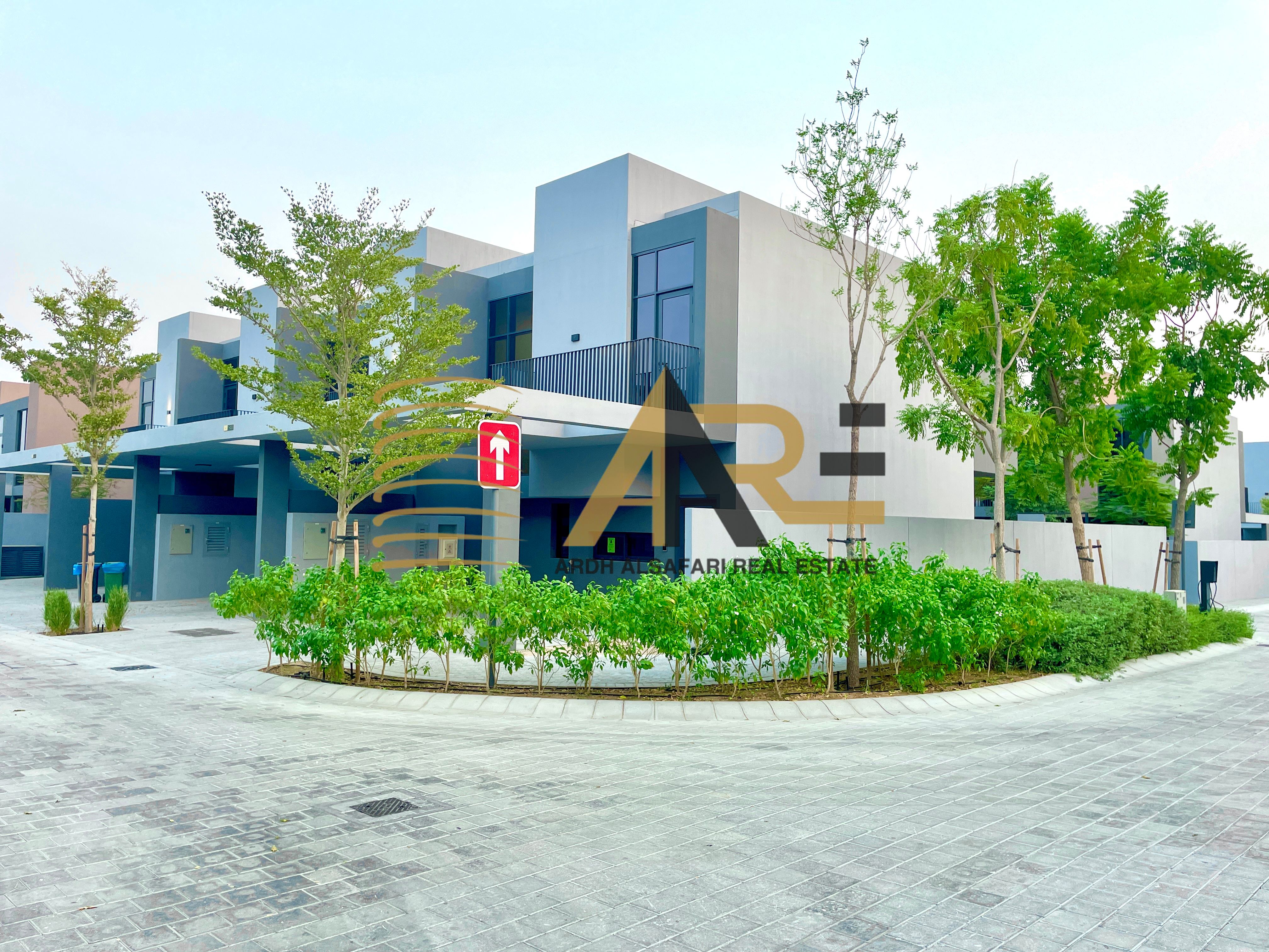 Prestigious Three-bedroom Town house Corner Unit / MASAAR