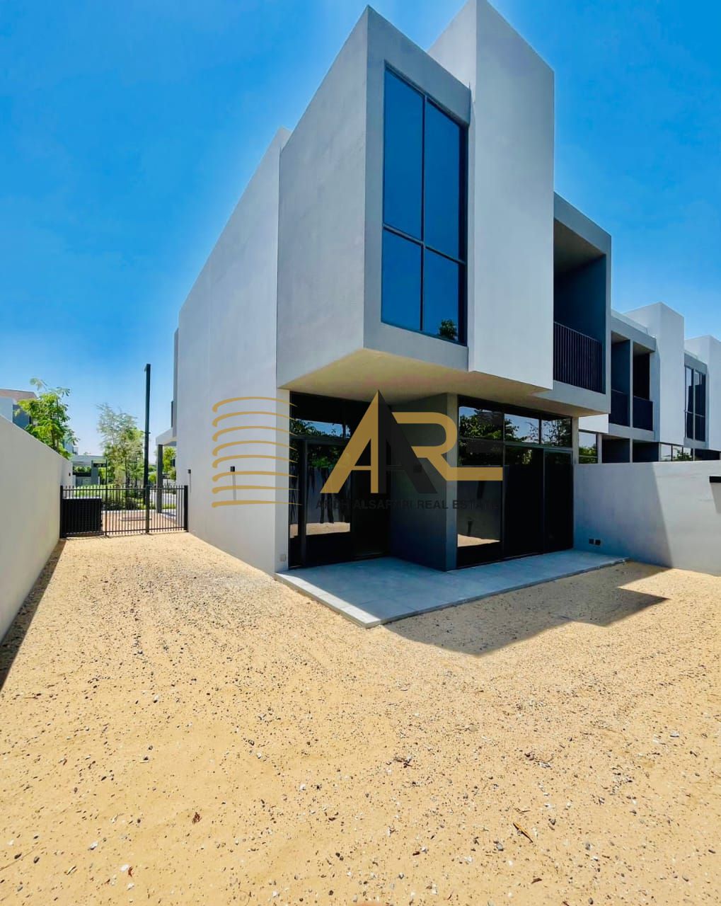 Corners Unit Spacious 3BR Townhouse with Maid room and parkig available in Massar by Arada