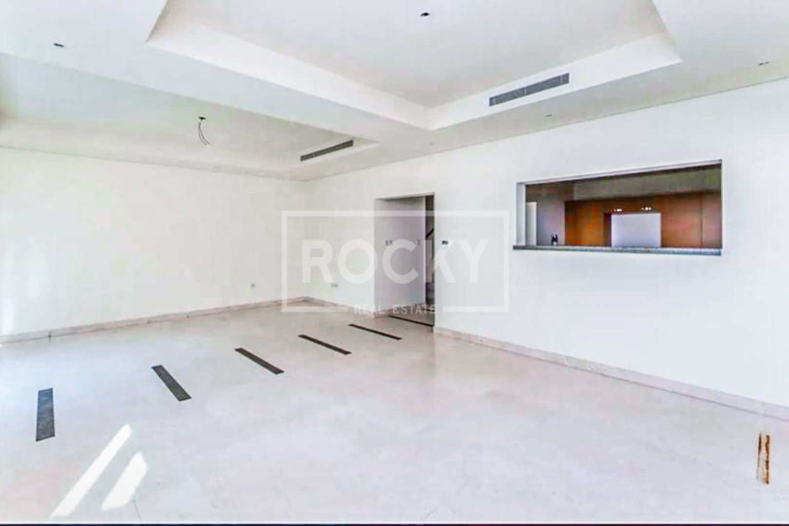 Amazing Townhouse | Unfurnished | Vacant