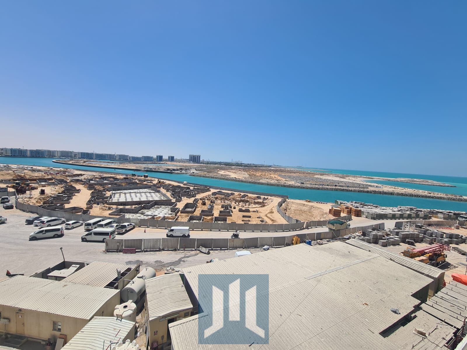 Lagoon and Partial Sea View, Corner Unit,2 minutes from the Beach,Great Investment