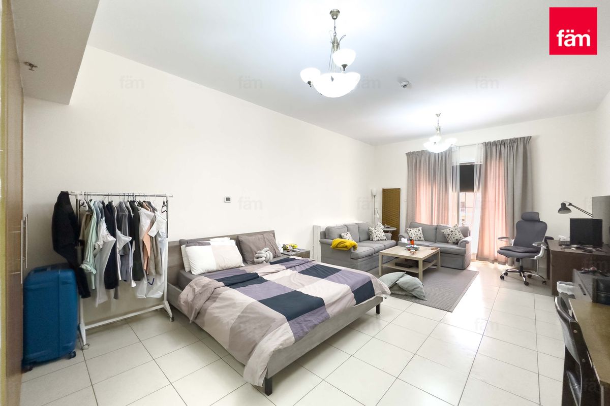 apartment card