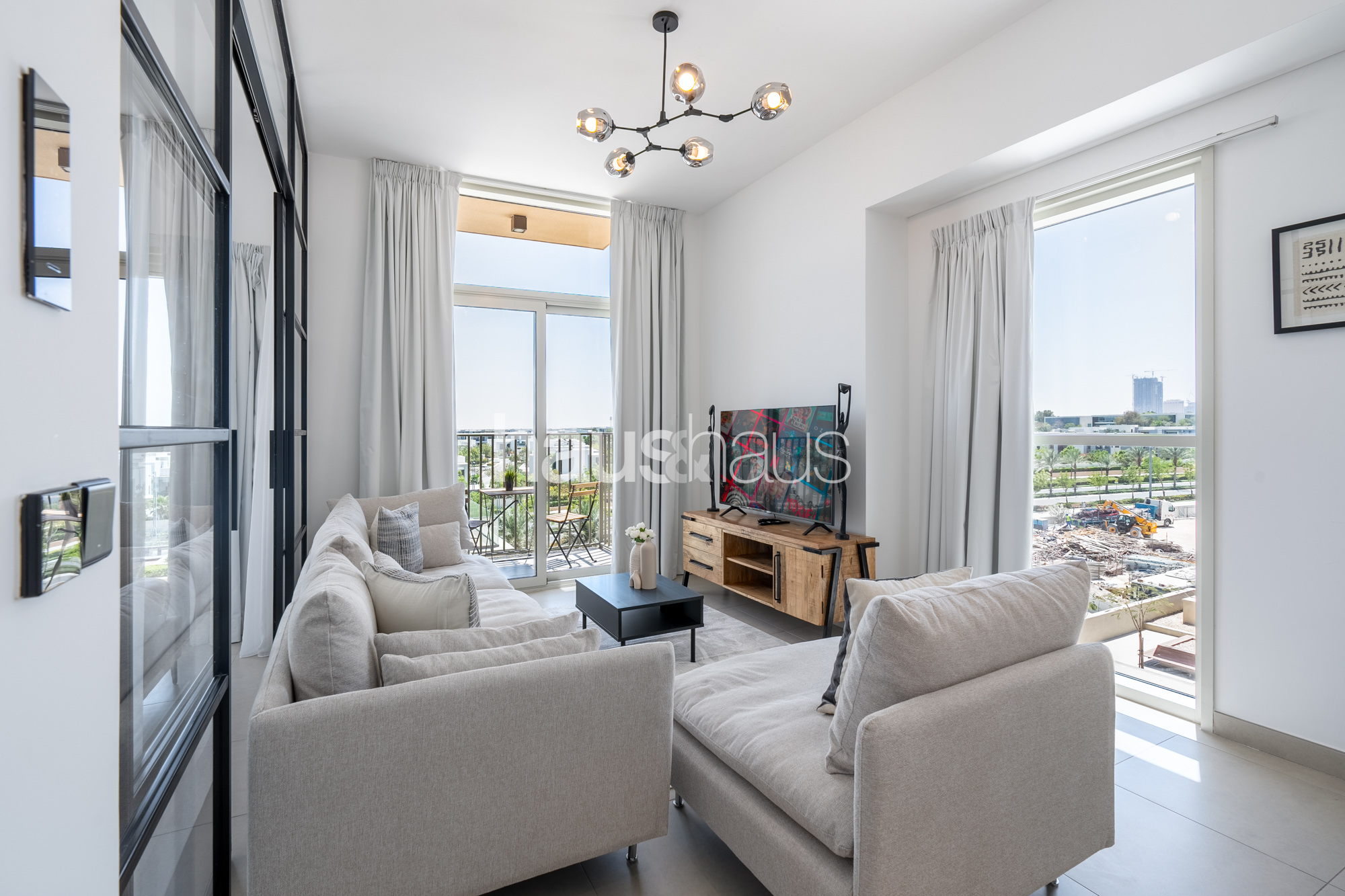 Contemporary 2BR | Charming Community View