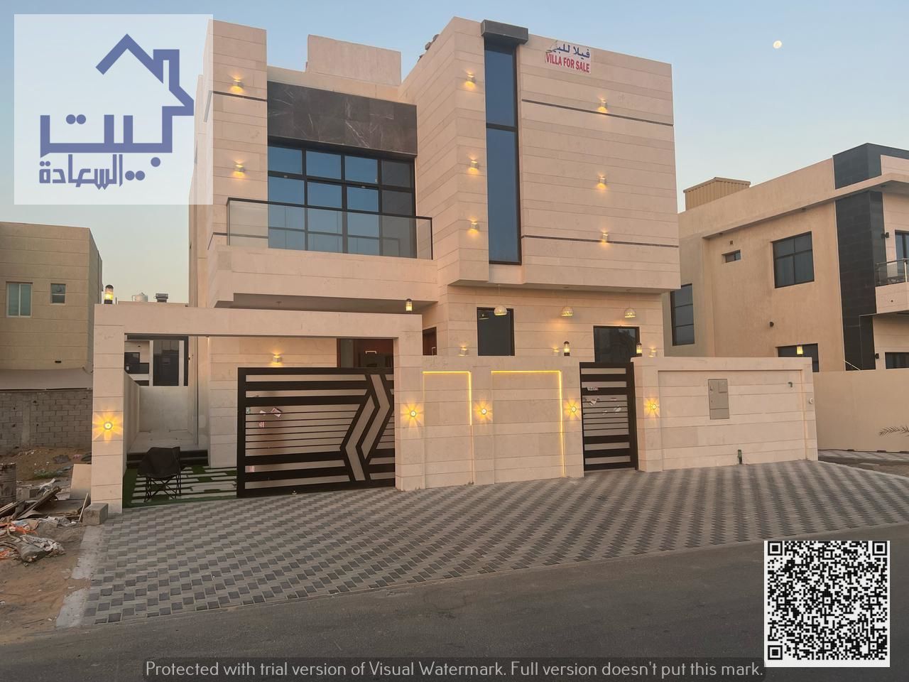 Your dream villa, two floors and a roof, at an attractive price, next to services and on Sheikh Mohammed bin Zayed Road, freehold for all nationalitie