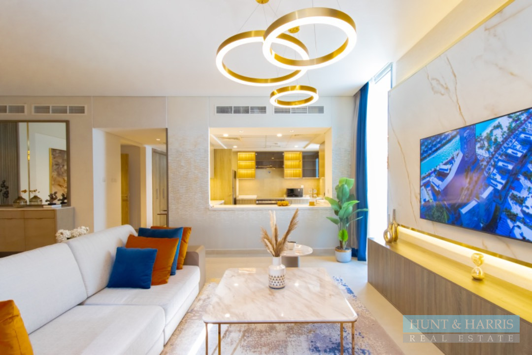 Luxury Living - Beachfront Property - Freehold