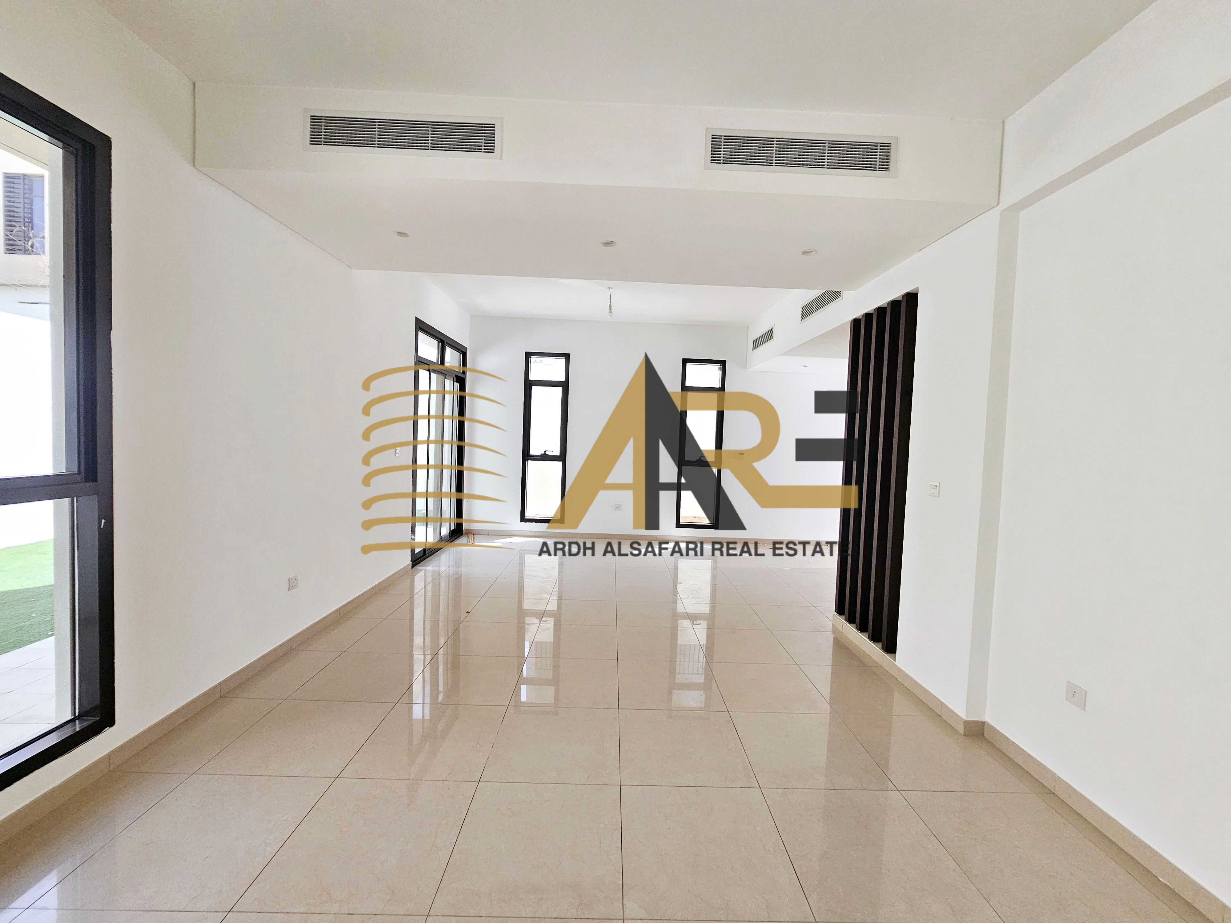 Corner 3bed Villa with spacious layout just 110k