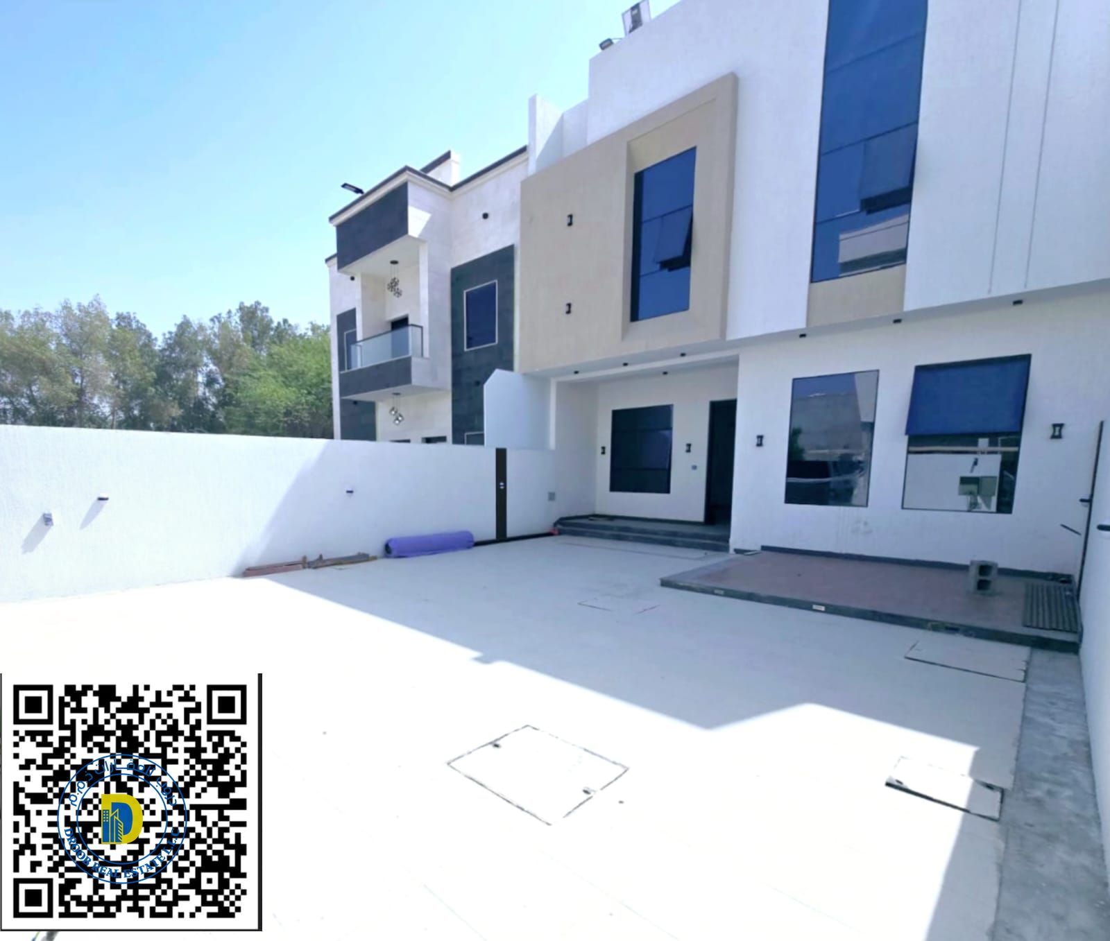 For sale in Al-Yasmine area, a luxurious villa with a large garden, 5 rooms and a roof. The price includes registration fees.