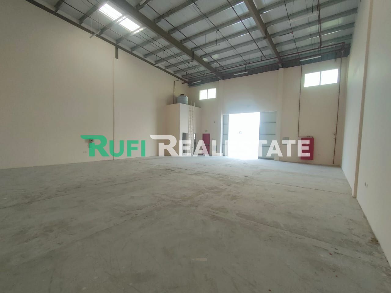READY TO MOVE///2500 SQ,FT WAREHOUSE With 25Kw FOR RENT IN EMIRATES MODERN INDUSTRIAL AREA . UAQ