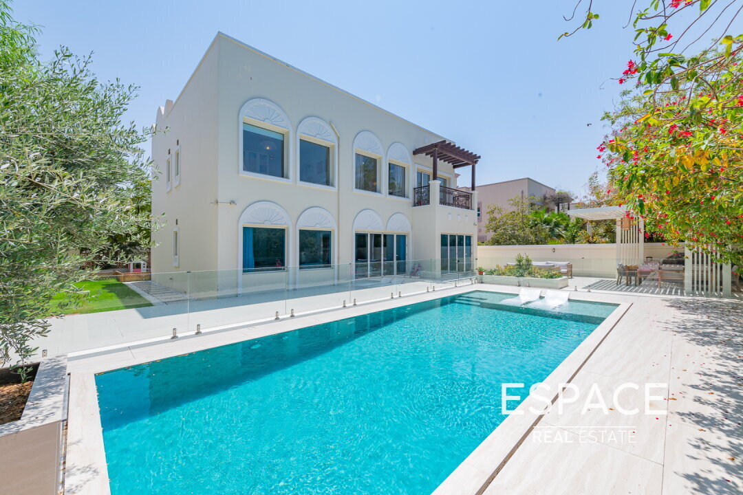 Fully Upgraded | 5 Bed | Facing Park