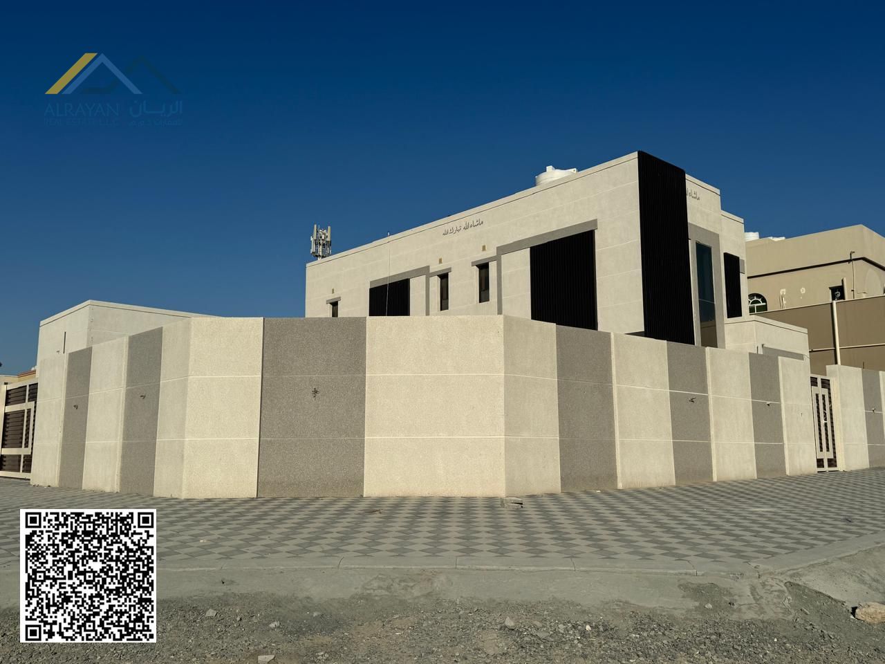 Large corner villa with modern finishes, prime location
