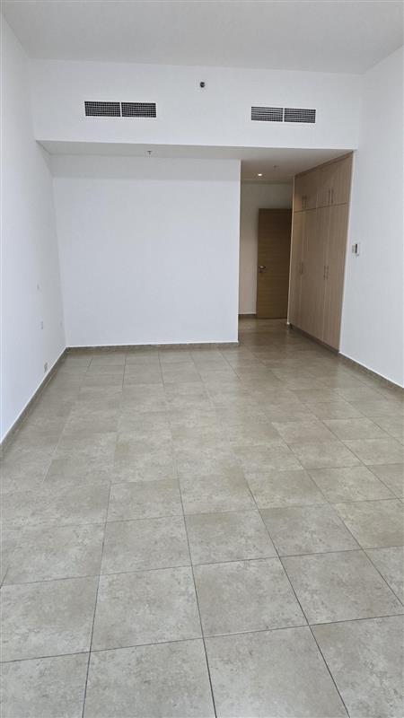 SPACIOUS LAYOUT WITH ZERO COMMISSION