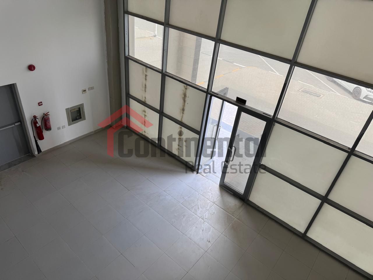 Amazing showroom | For rent | Brand new | Mezzanine