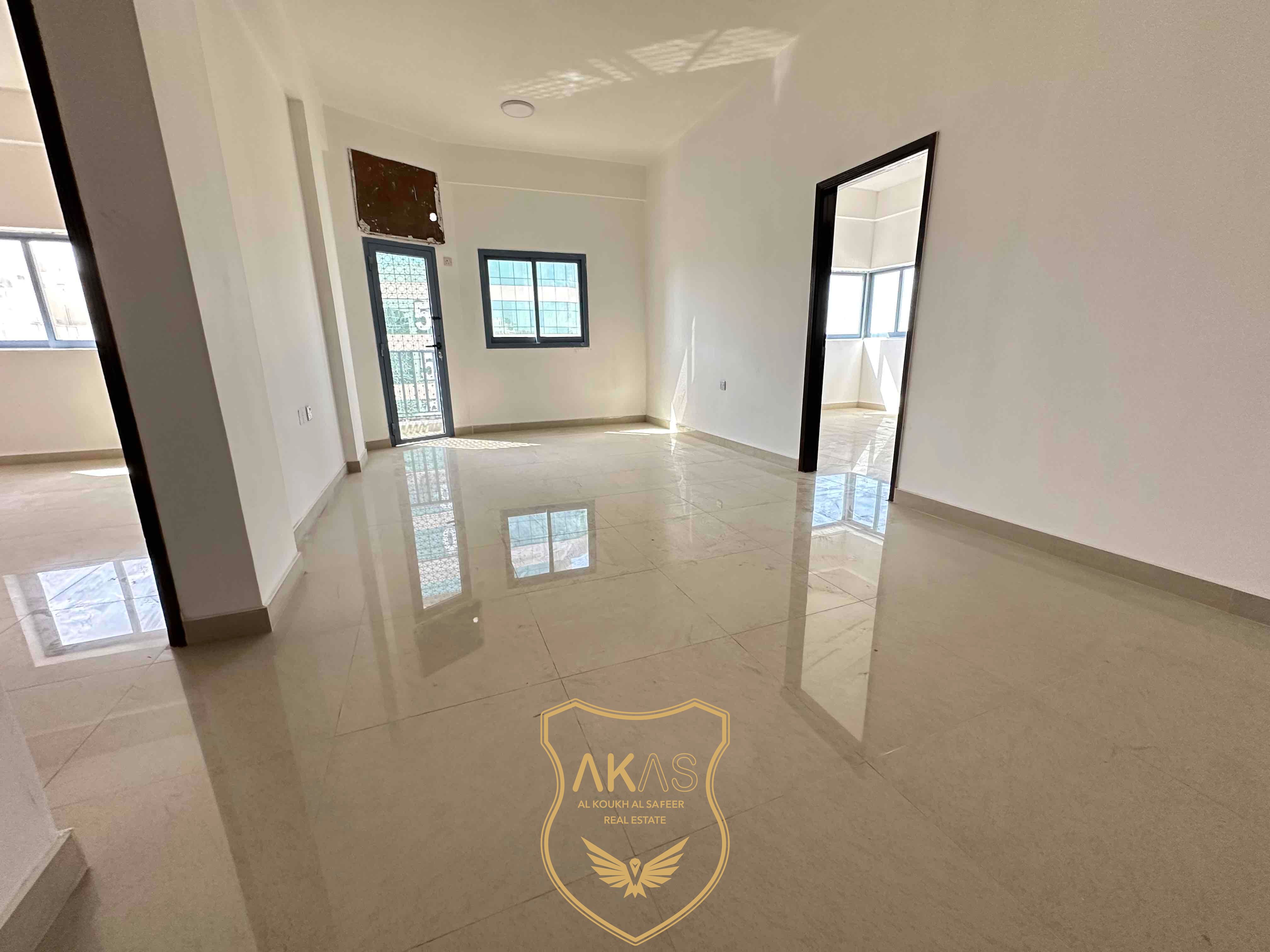 Spacious 2 BHK | Renovated | Near Rolla Bus Terminal – Family Building