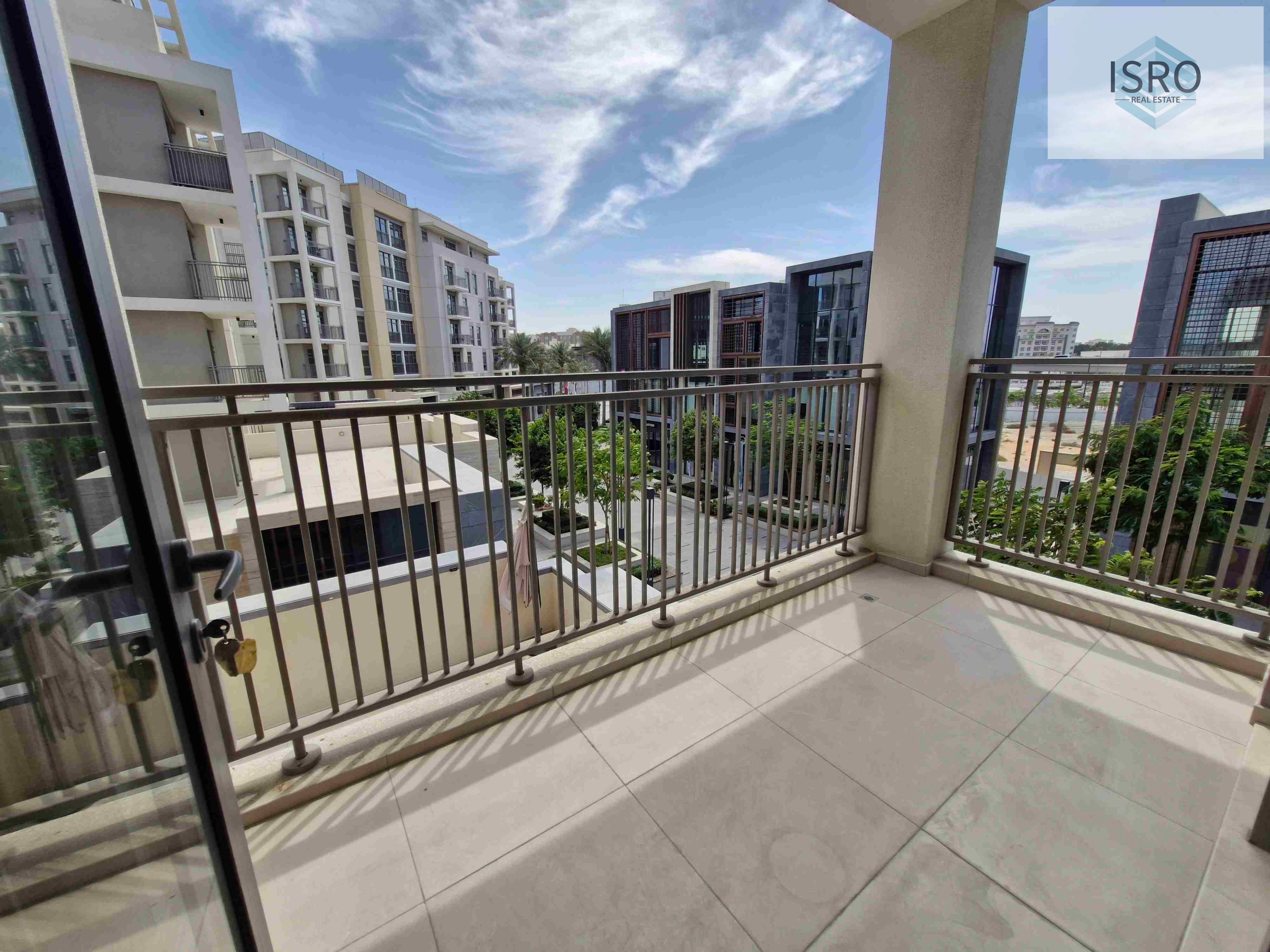 Spacious 2bhk with balcony cozy view 4CHQ