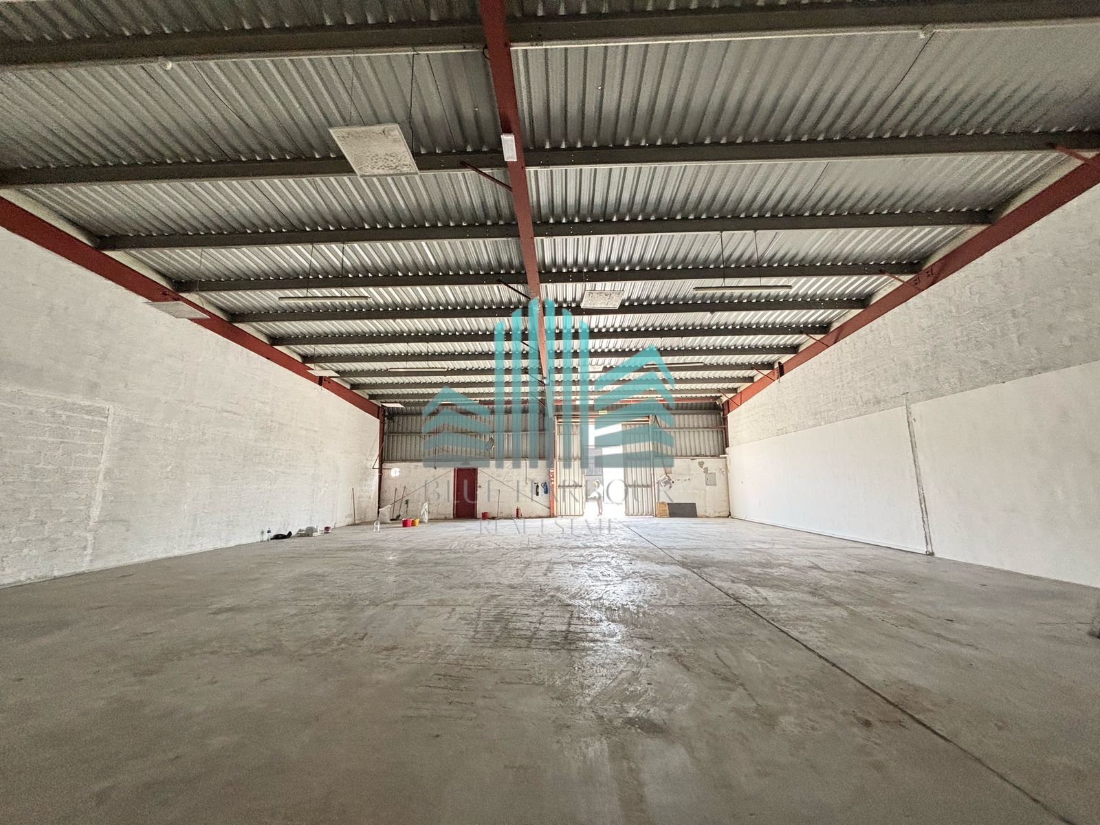 NO 20% TAX | CREATIVE BUSINESS ONLY | EASY ACCESS TO MAIN ROAD