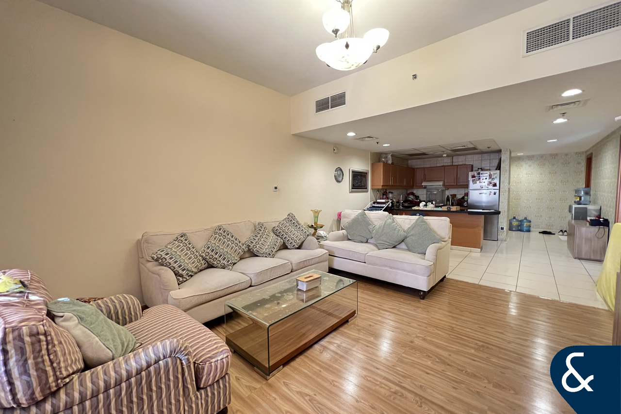 apartment card
