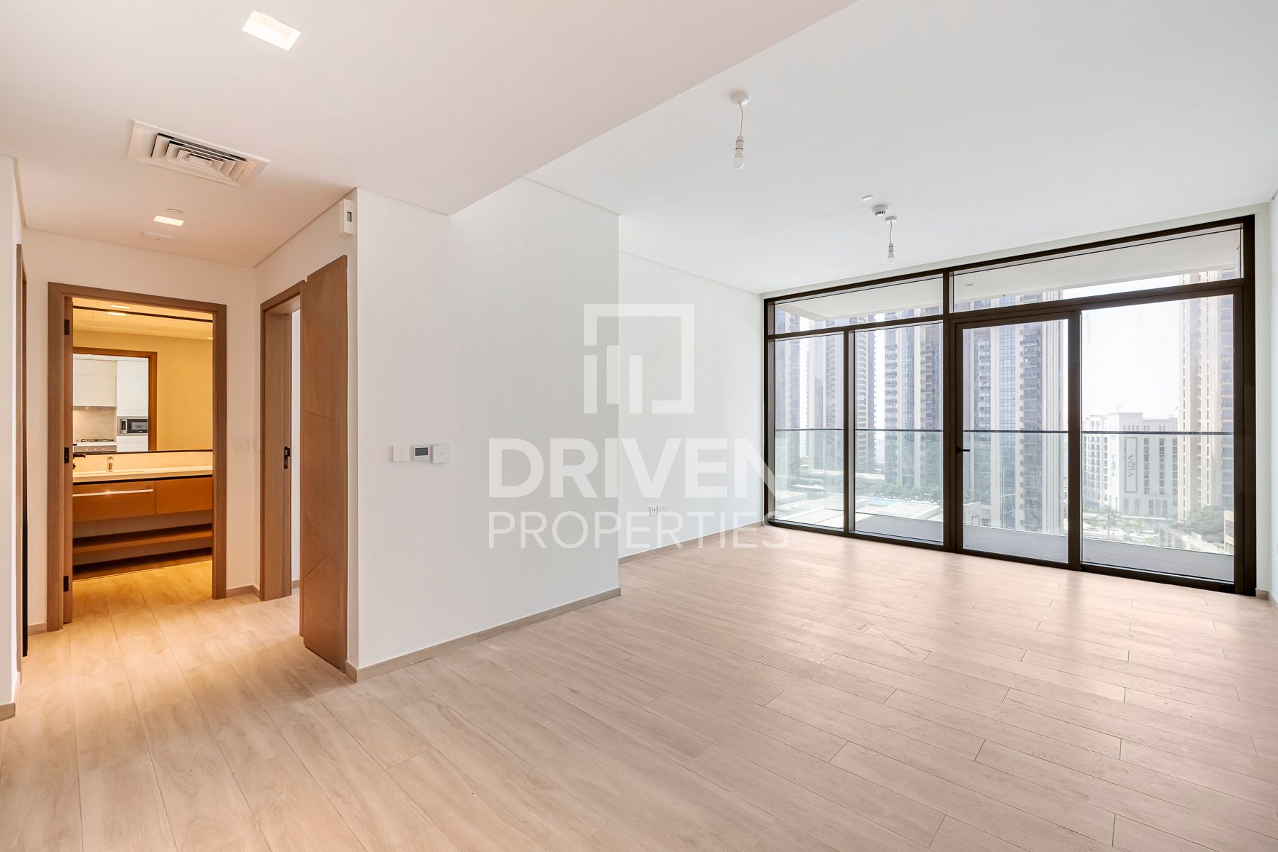 Spacious and Bright Apt | Ready to Move in