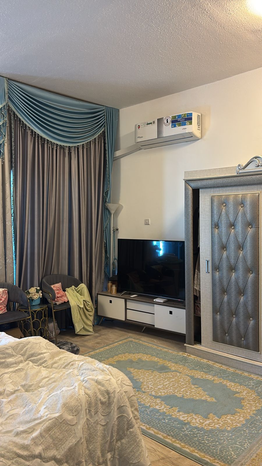 apartment card