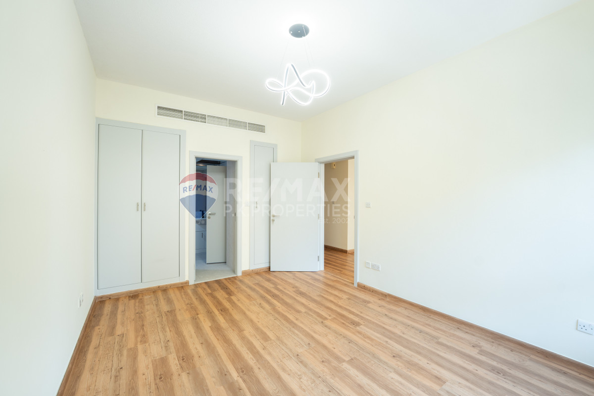 apartment card
