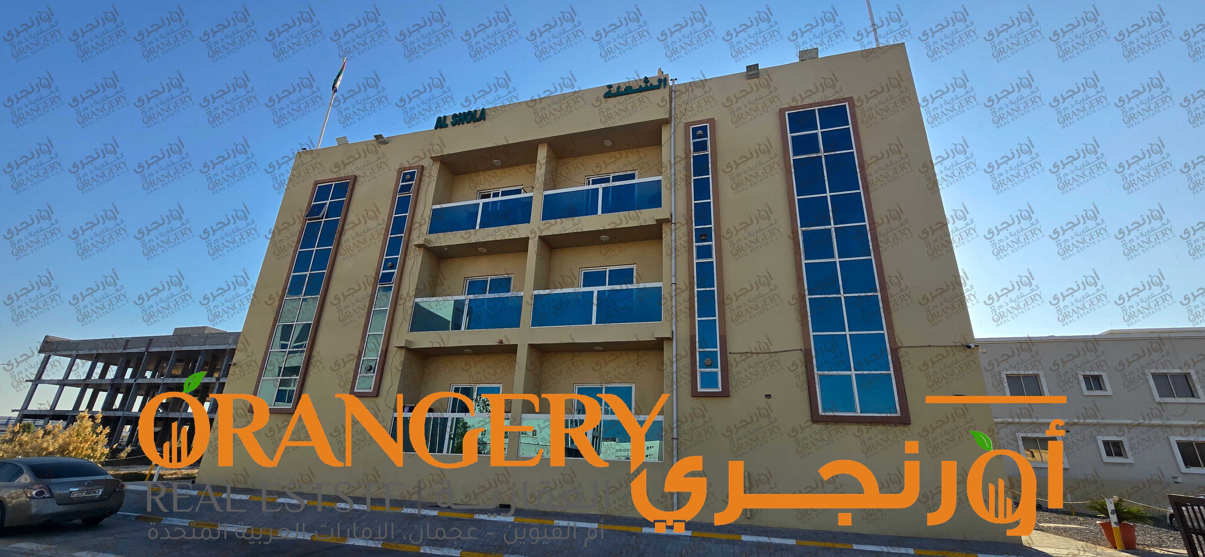 For sale, a residential commercial building in the market