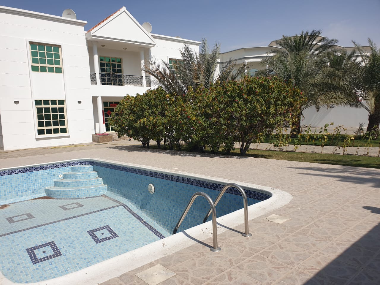 LUXURIOUS TOP CLASS INDEPENDENT VILLA WITH PRIVATE POOL AND HUGE GARDEN IN AL BARSHA 2