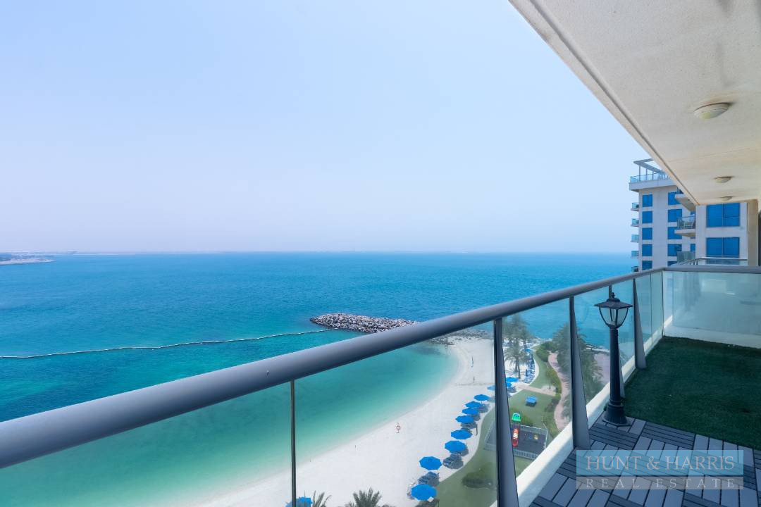 2 bedroom for Sale Al Marjan Island - Spacious Beach View Corner Unit