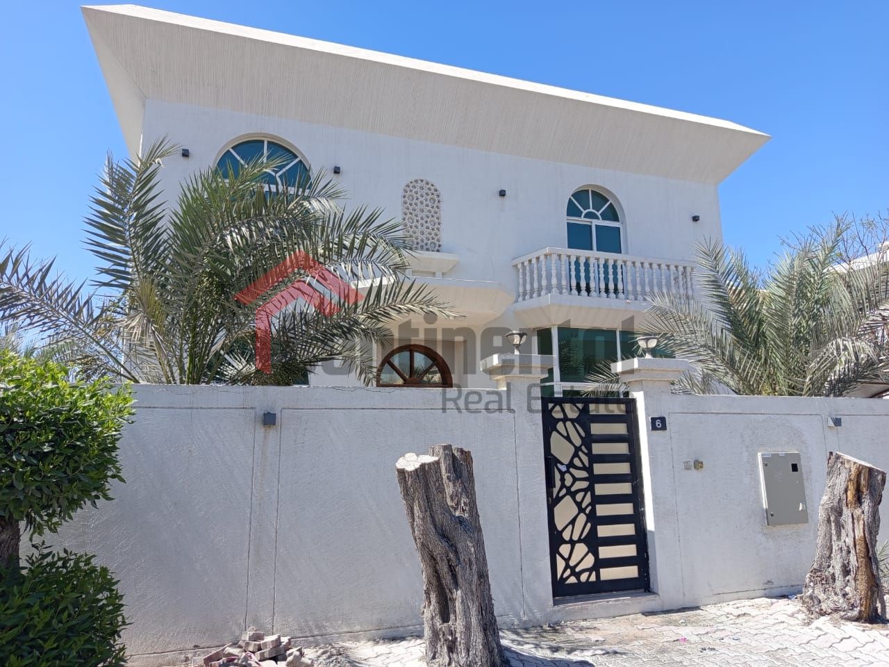 Amazing villa for rent in prime location