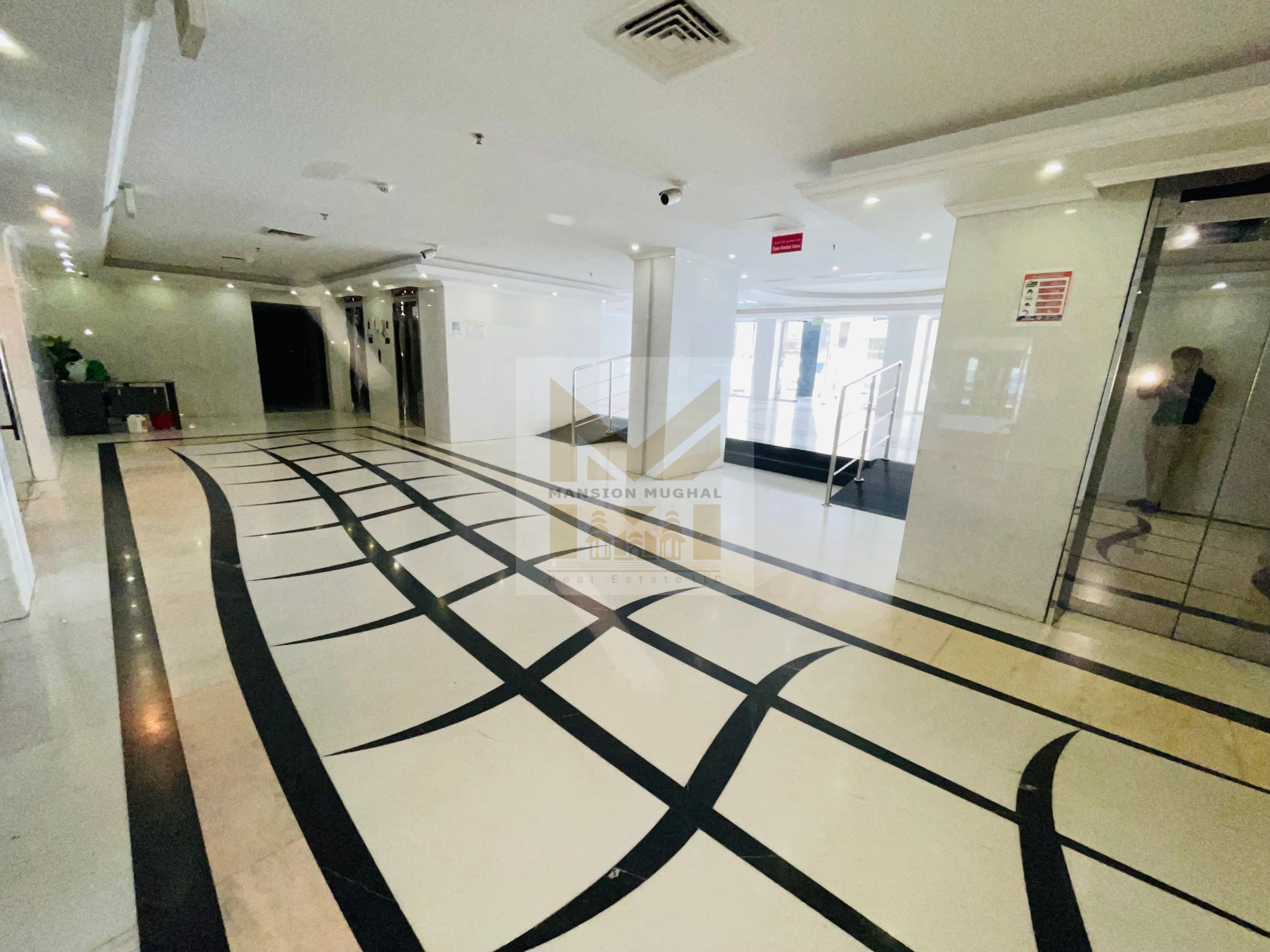 Luxury & Lavish 1-Br//Bright & Spacious// + Open View//4&6 Chqs