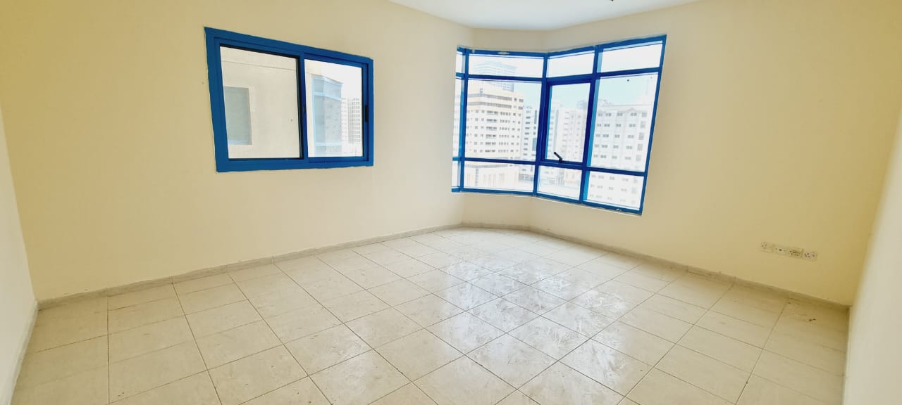 Huge:1Bhk Apartment With Seprate Living Hall Nice And Finshing Family Building