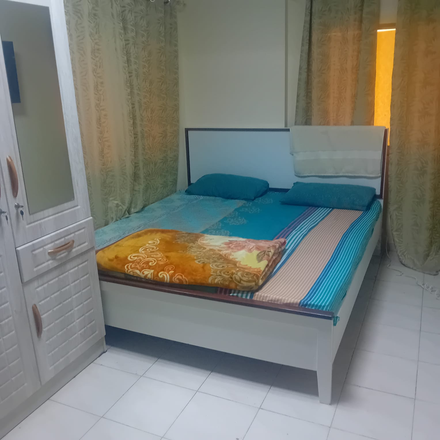 Studio in old RAK -fully Furnished , Monthly payment - including electricity and water direct from owner , No commission