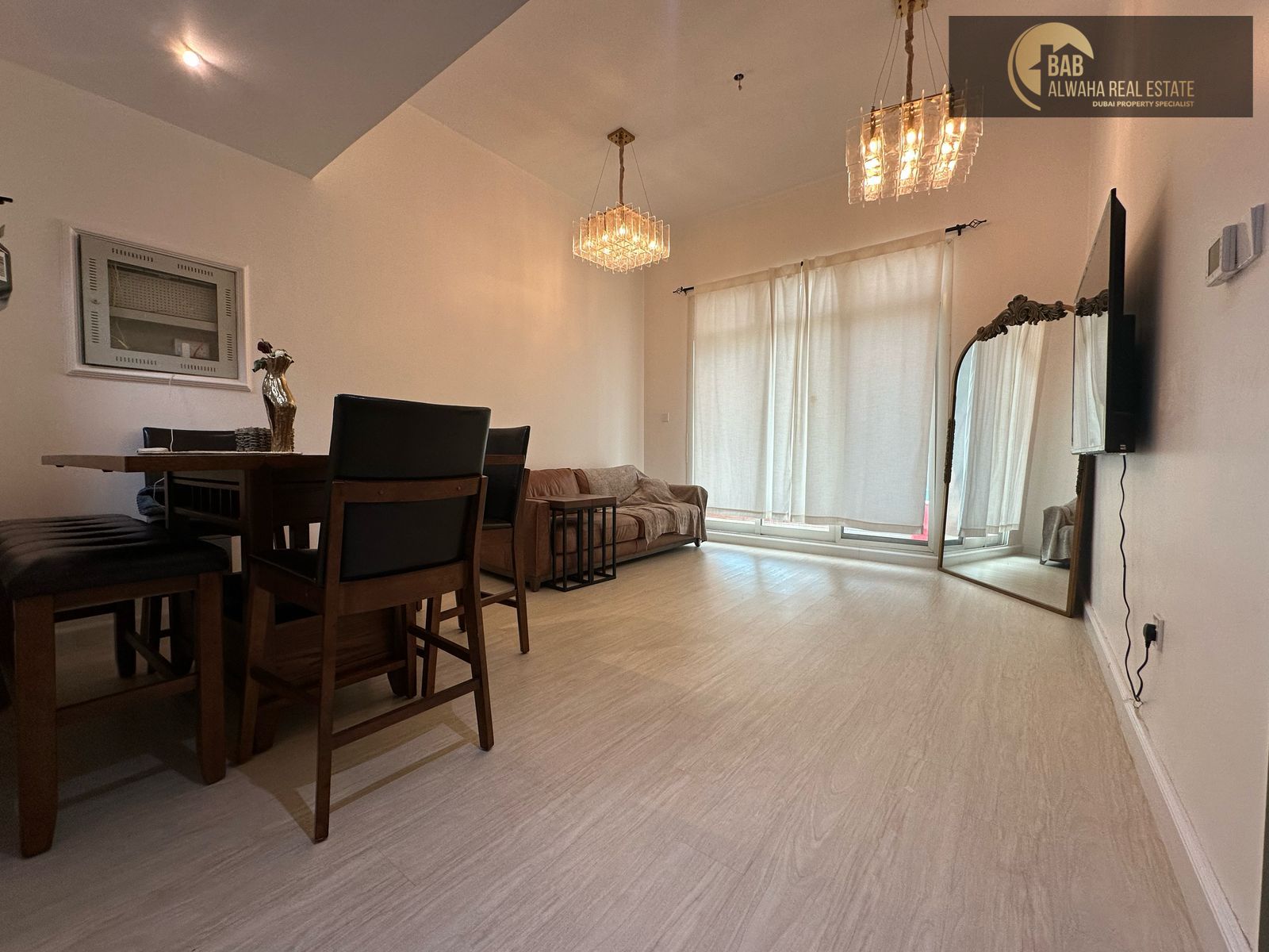 apartment card