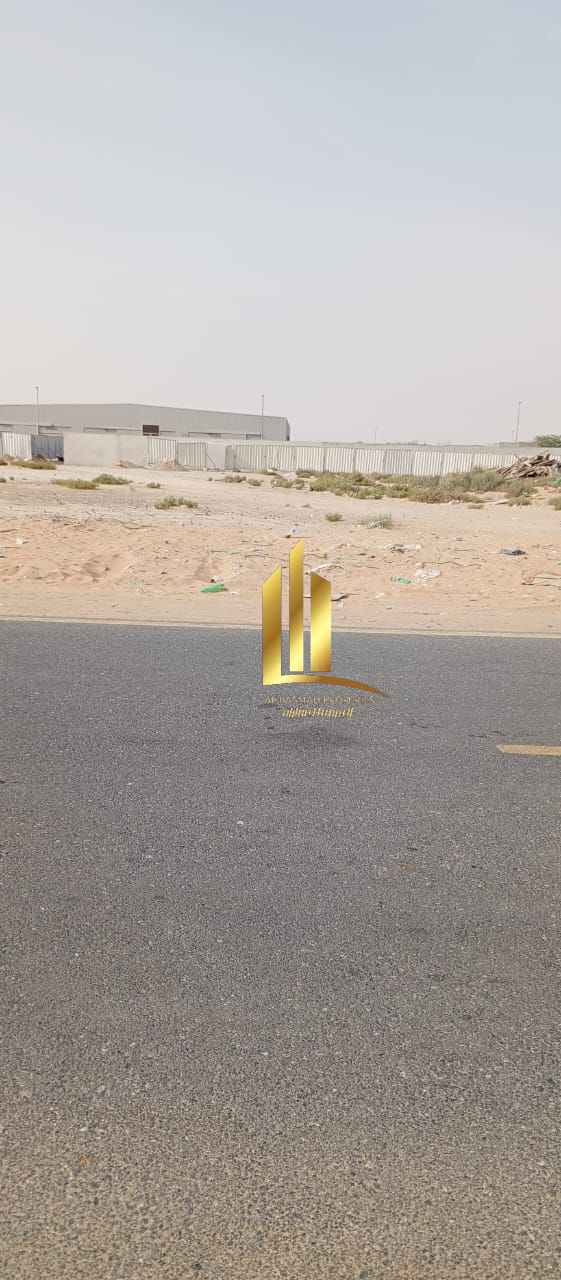 For sale, a plot of land with an area of 24 thousand square feet in the industrial area of Sharjah, specifically Al Hanou Al Jalil, Bulk 1