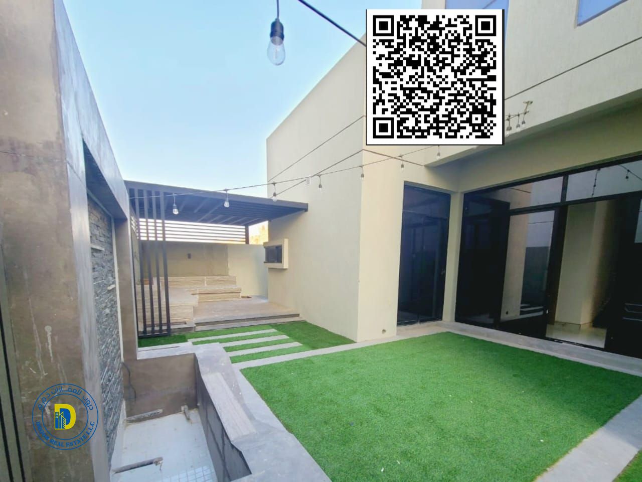 For sale, a modern villa in Al-Yasmine, 5 rooms, with 2 terraces and a large patio. The price includes water and electricity.