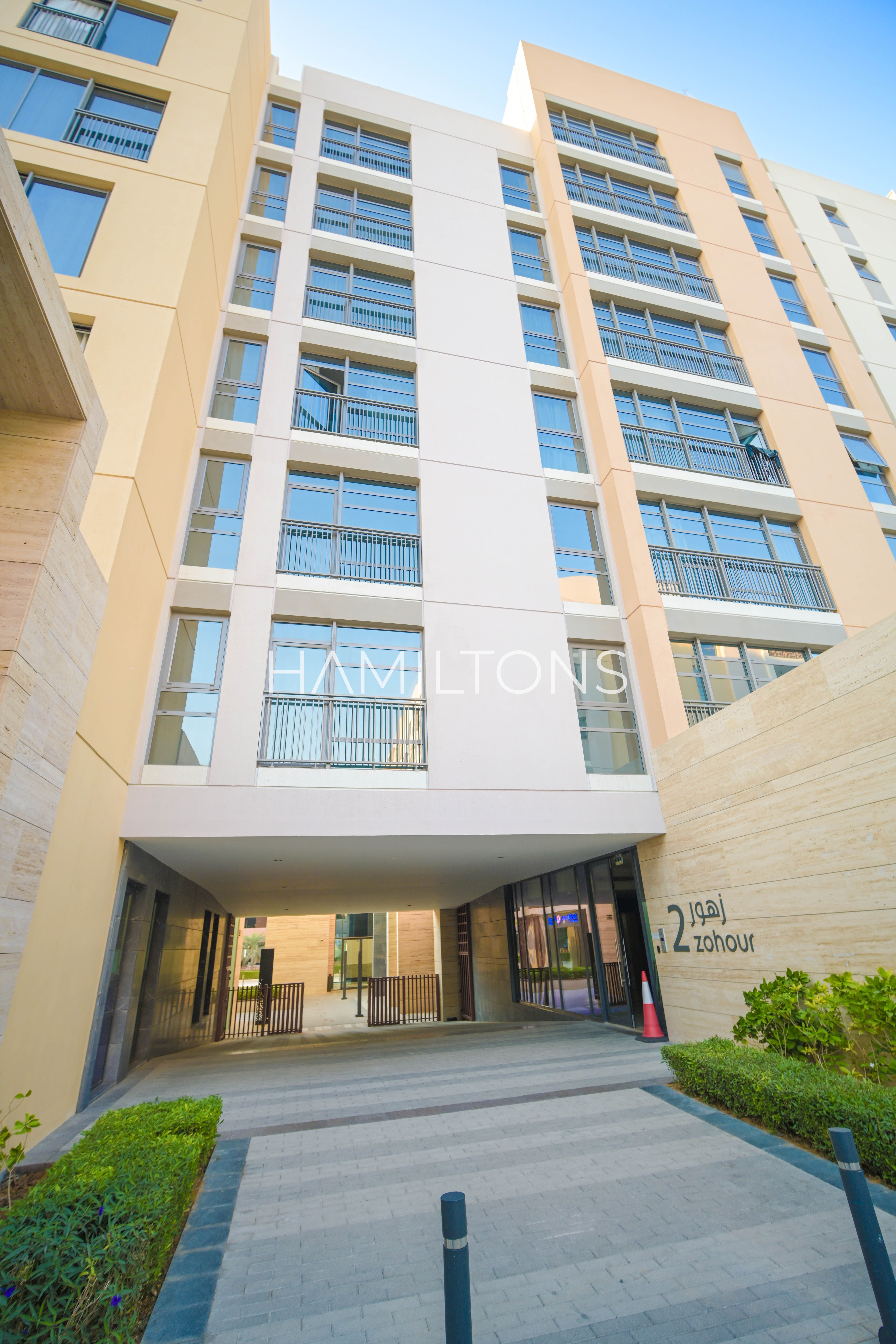 Contemporary Living | Luxury Community | Resale