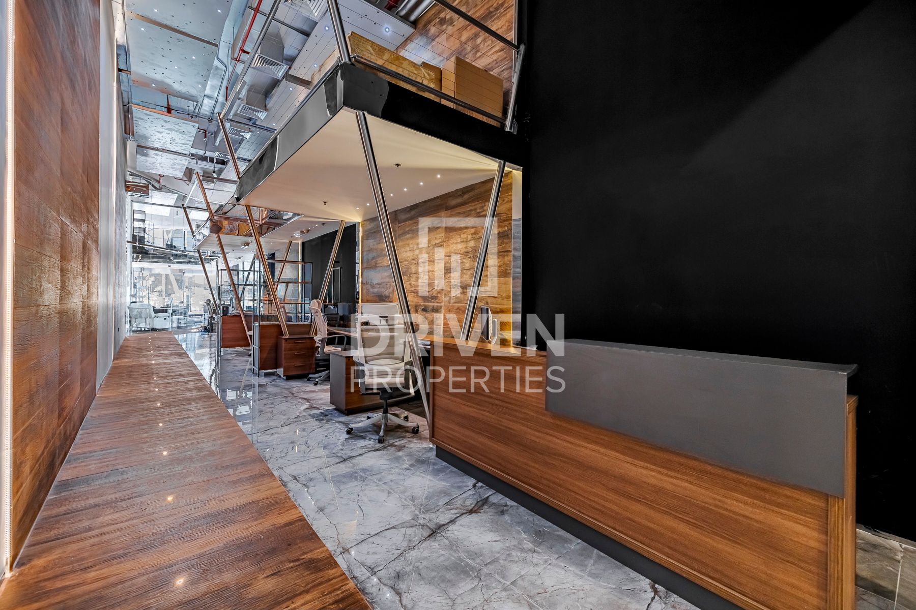 Multi-Use Showroom Retail or Luxurious Office