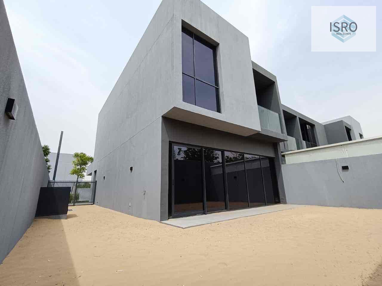 Brand new !! Corner unit || 3-BHK with maid room || Ready