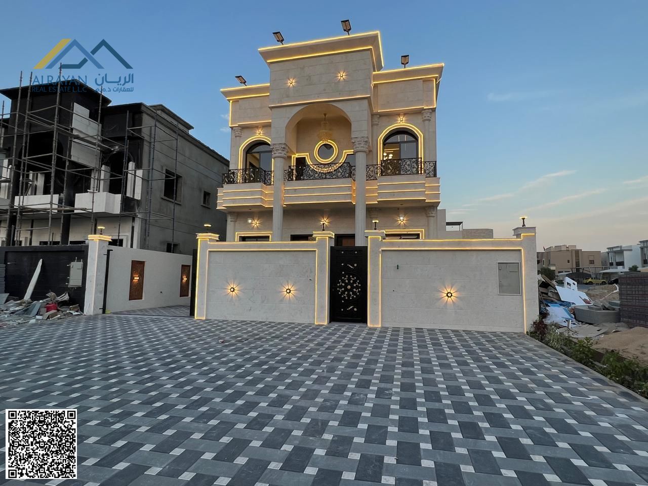 Classic villa, including registration and ownership fees, two floors and a roof with a wonderful sitting area, free ownership for everyone. Own one