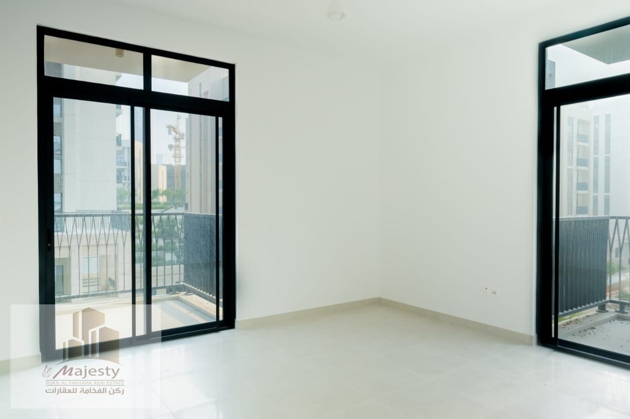 Apartment for sale 3 rooms and lounge in Al Khan, Sharjah
