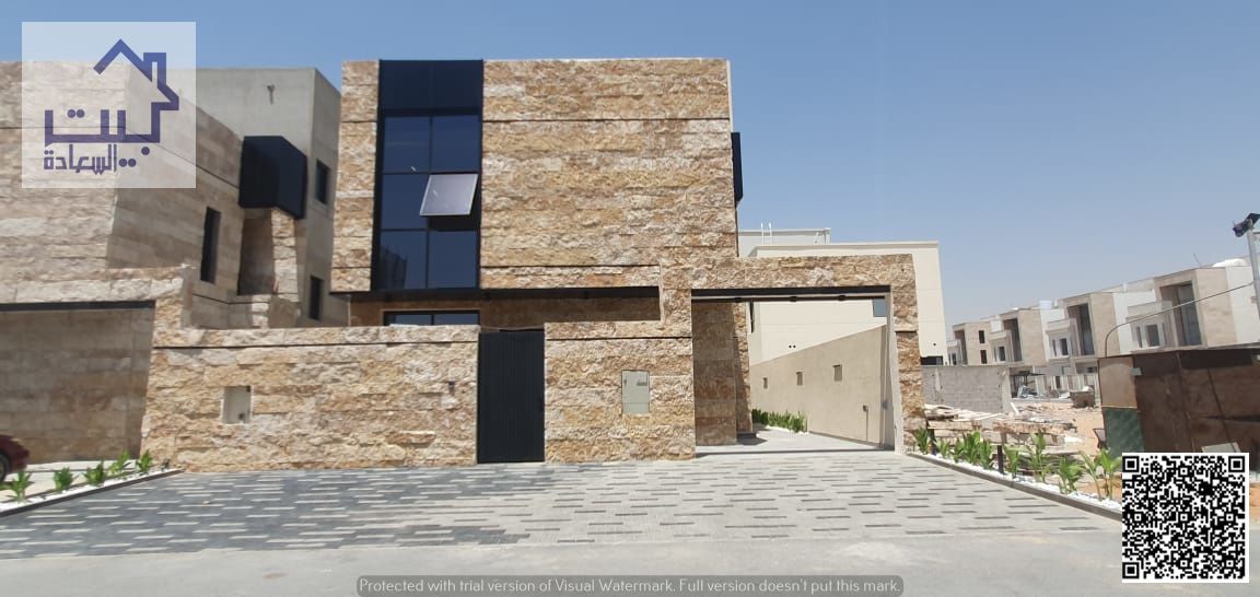 *Own now a stone-faced villa for sale in the Bahia area, upscale, with a distinctive, luxurious, personal finish, next to all services on the main str