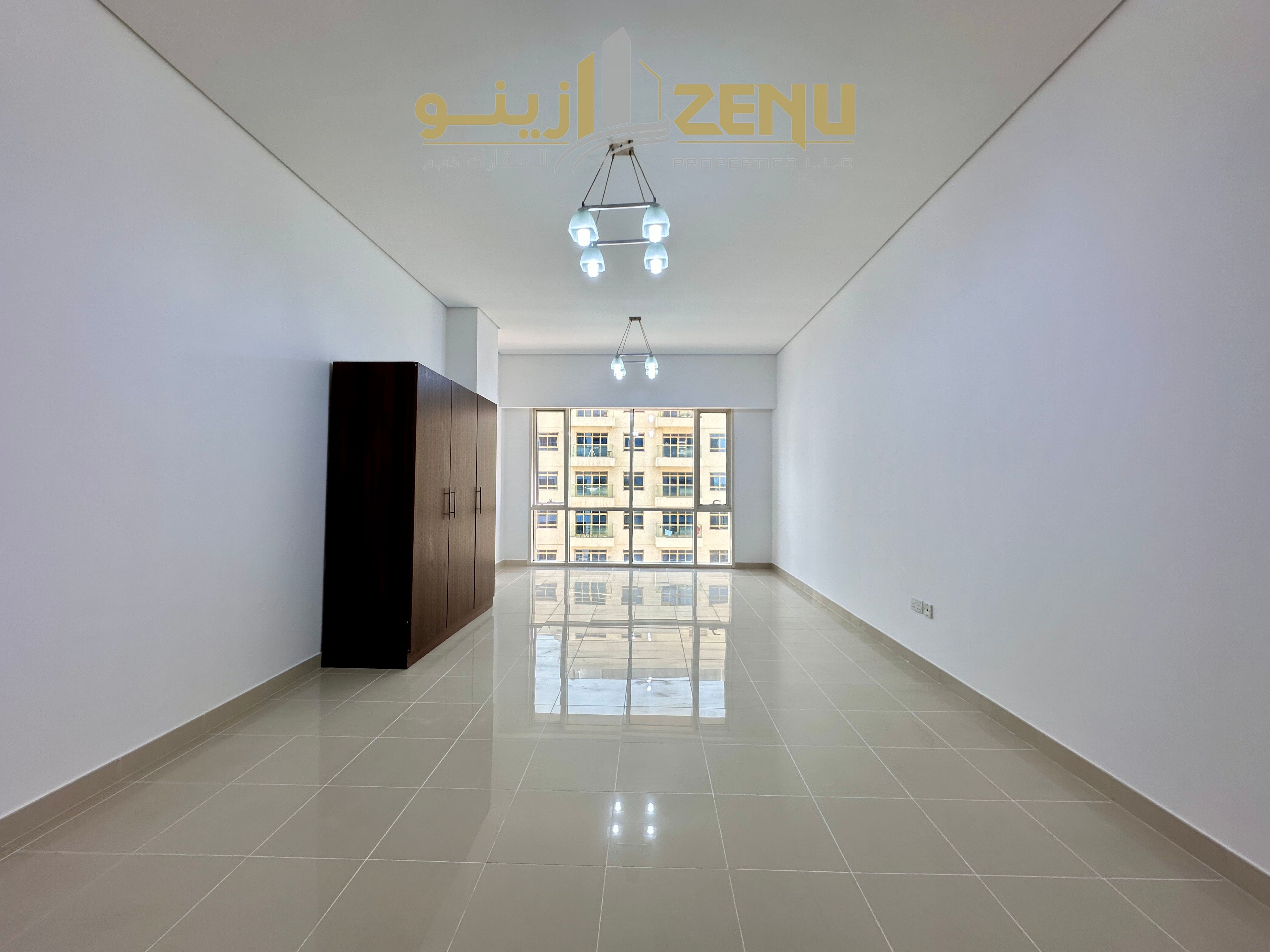 STUNNING STUDIO|OPPOSITE SILICON CENTRAL MALL|NEAR BUS STOP|WELL MAINTAINED