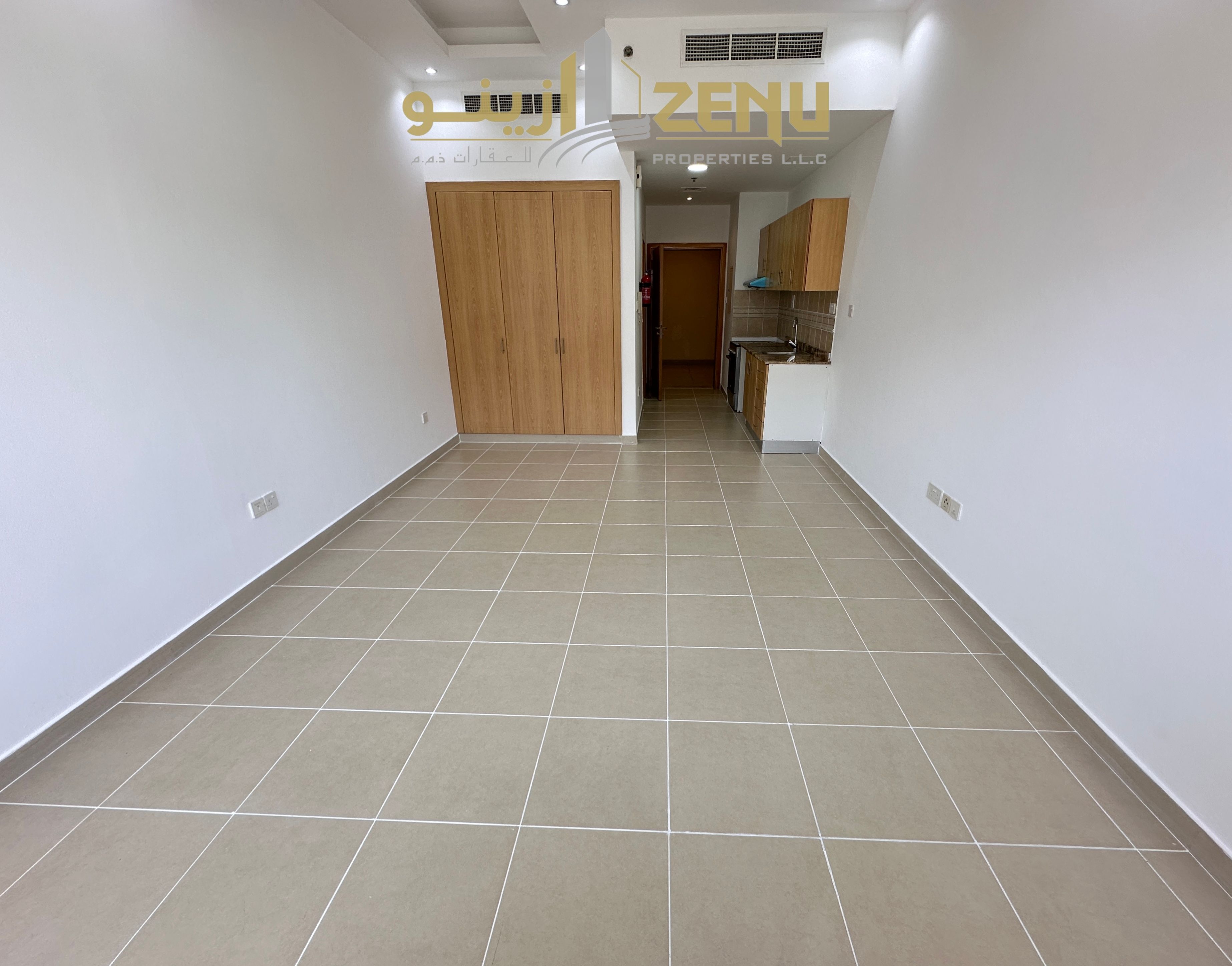 SPACIOUS STUDIO| CLOSE TO EMIRATES TOWERS |NEXT TO CENTRAL MALL|RAEDY TO MOVE IN
