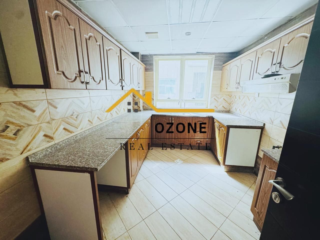 Close To Park\° °Like New\° °Wardrobe\°°Master Room\°°Parking