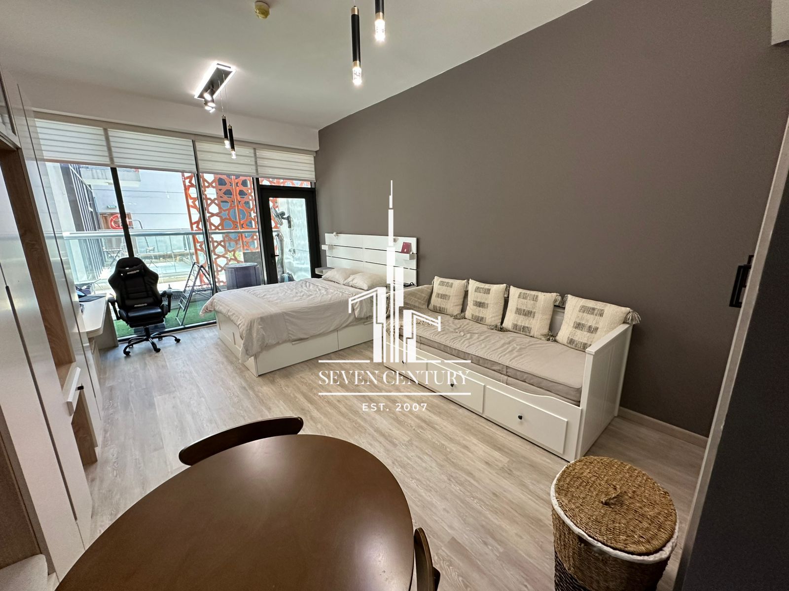 apartment card