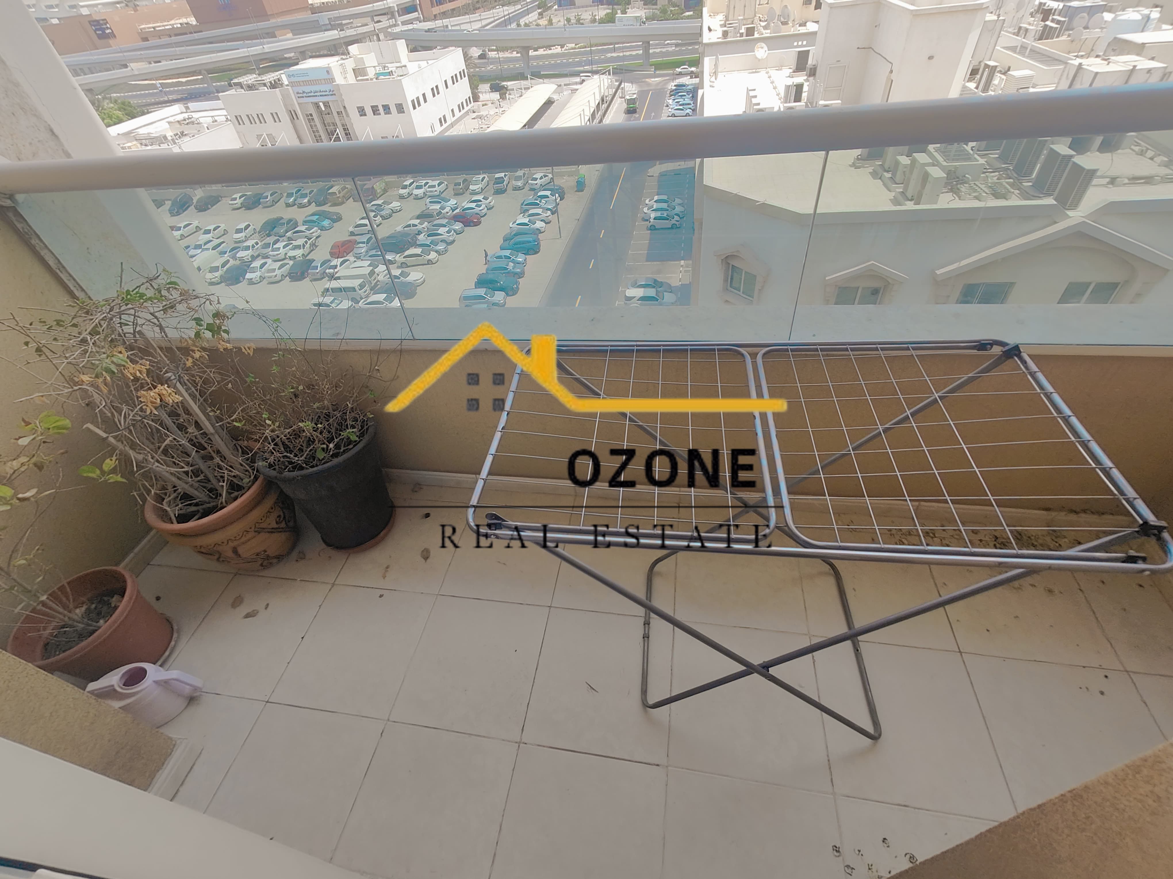 Open View Balcony\°°Family Building\°°Like New\°°Parking