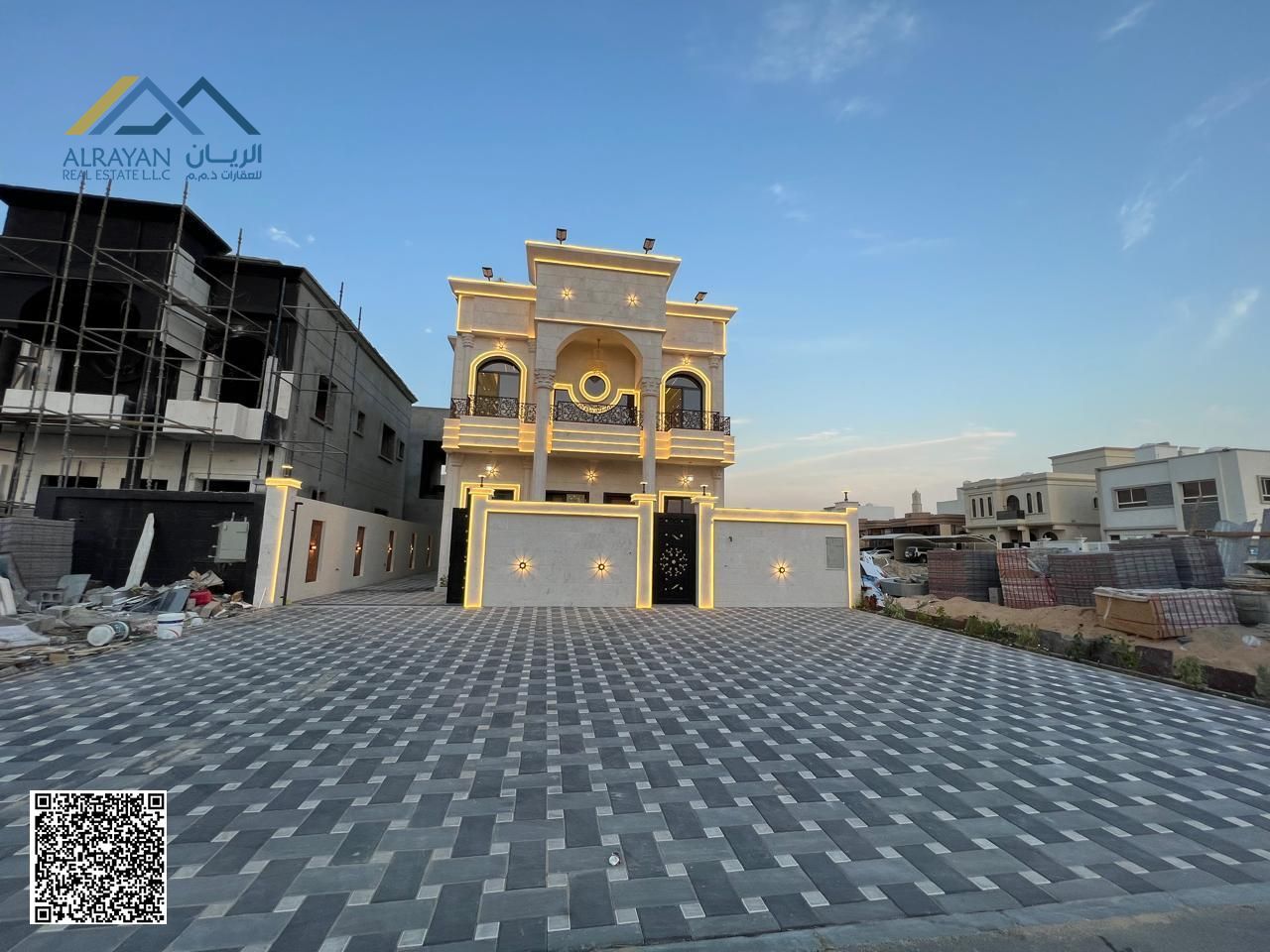 Classic villa, including registration and ownership fees, two floors and a roof with a wonderful sitting area, freehold for everyone.