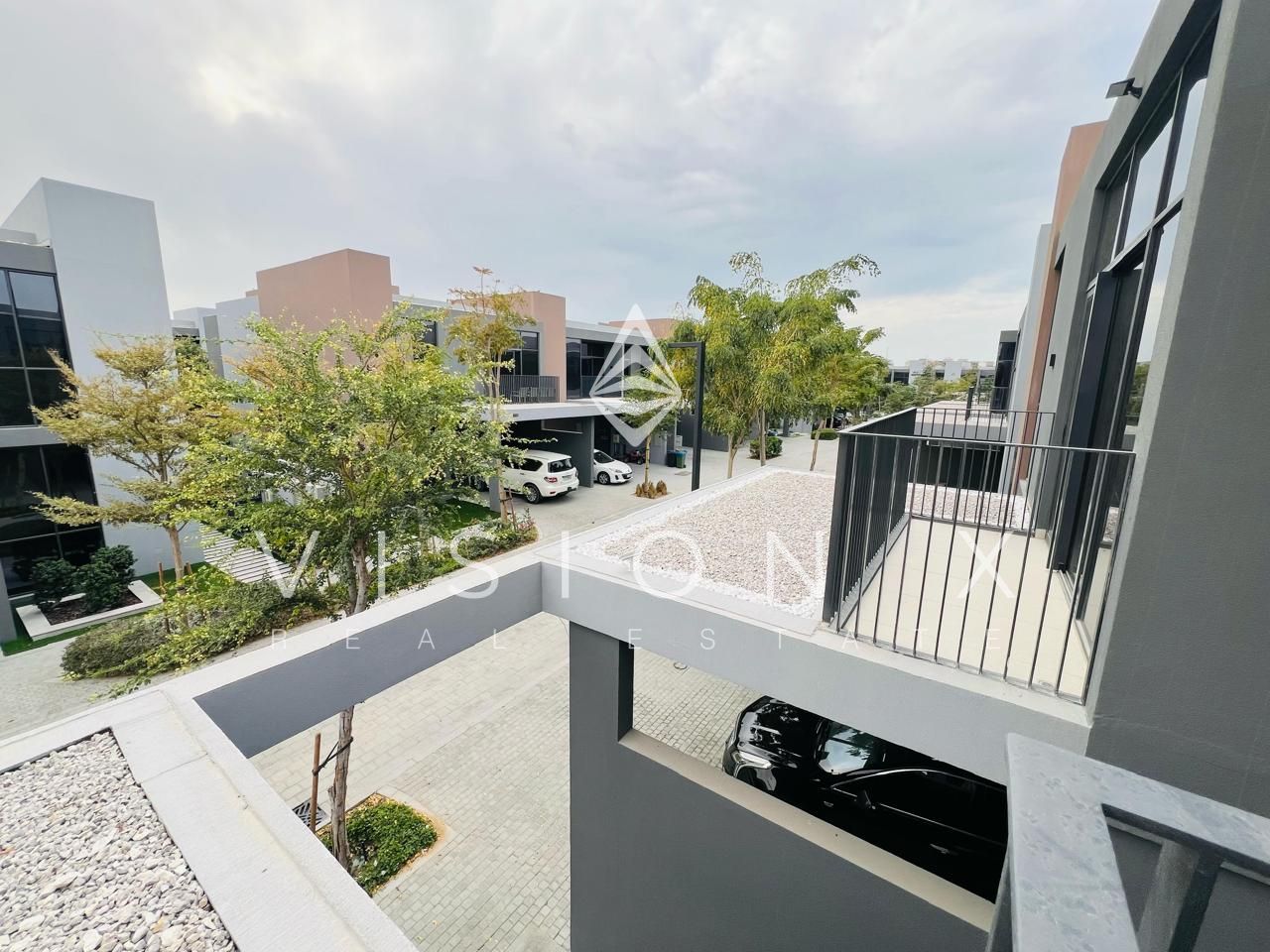 Freehold | Nature Views | Ideal Location