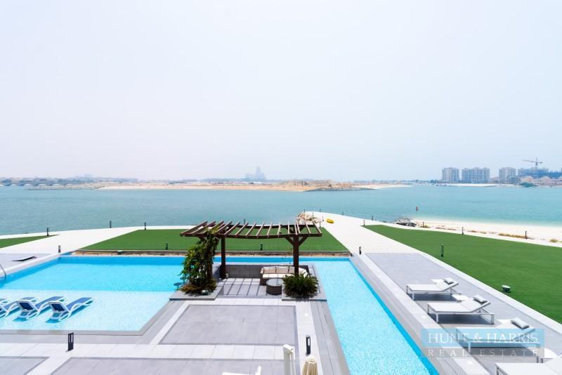 Elegantly Upgraded 5 Bedroom for Sale Al Hamra Village - Sea View